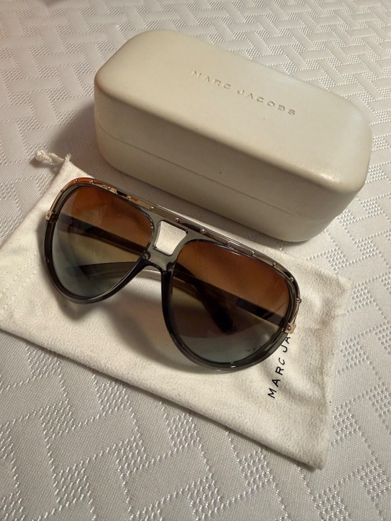Marc Jacob’s Gradient Aviator Sunglasses